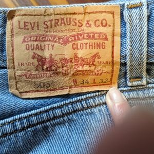 Mens 505 Levi's denim jeans.